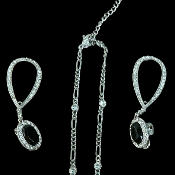 Vintage Monet Silver-Tone Black Stone Necklace & Earrings Set - Picture 4 of 5